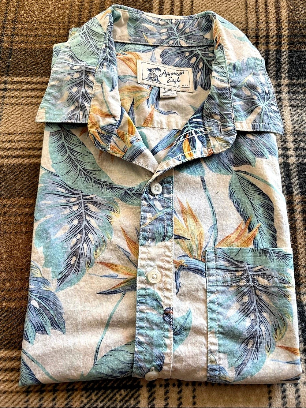 American Eagle Outfitters Men Floral Short Sleeve Shirt in Blue & Green